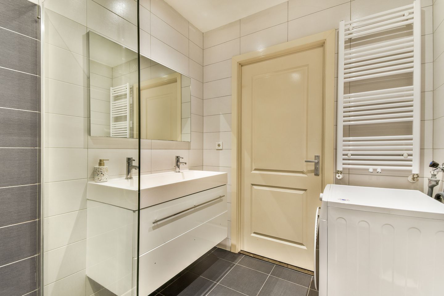 Foto 19 van Columbusplein 42-2