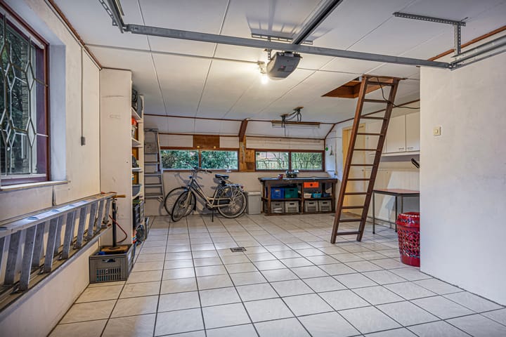 Foto 28 van Van Balverenweg 8