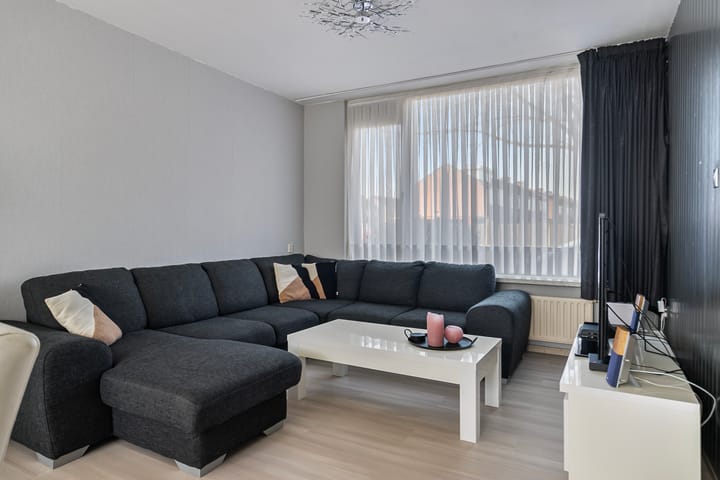 Foto 2 van de Genestetplantsoen 8