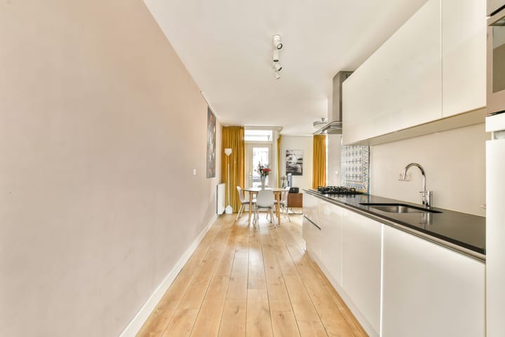 Foto 6 van Czaar Peterstraat 39-B