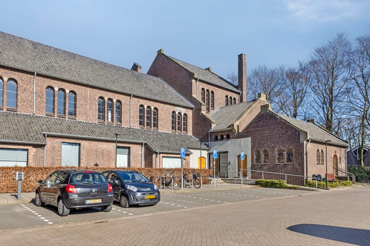 Photo 37 of Wilhelminaplein 49