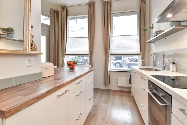 Foto 13 van De Constant Rebecquestraat 27