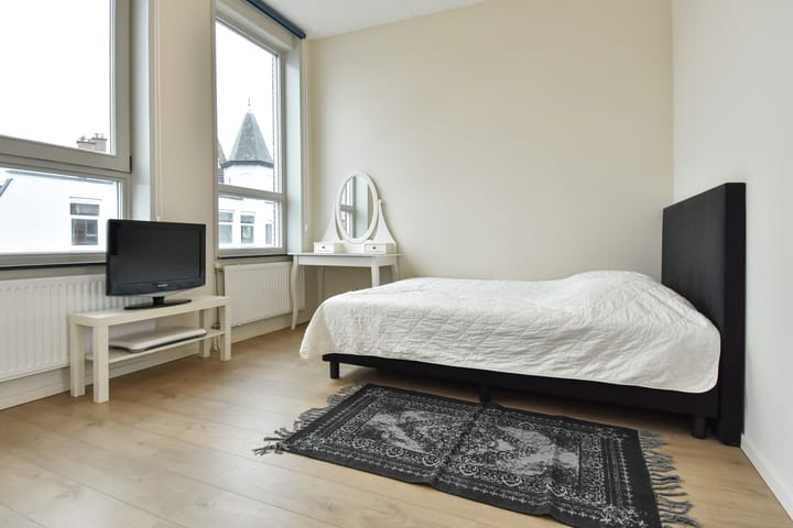 Foto 34 van De Constant Rebecquestraat 27