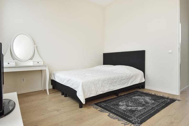 Foto 36 van De Constant Rebecquestraat 27