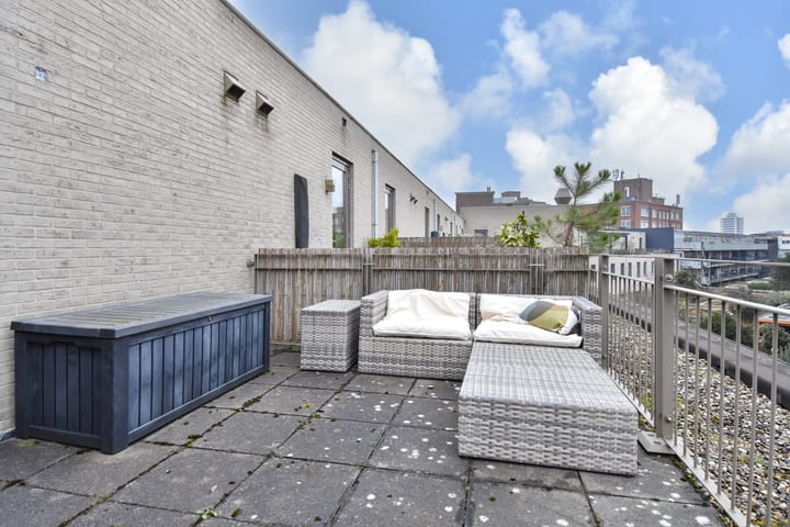 Foto 41 van De Constant Rebecquestraat 27