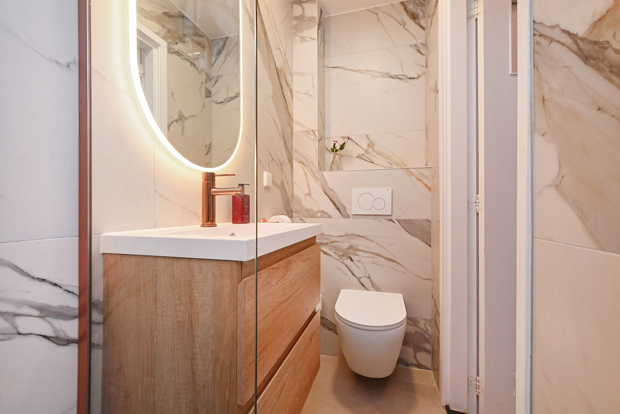 Photo 24 of Amsterdamsestraat 57