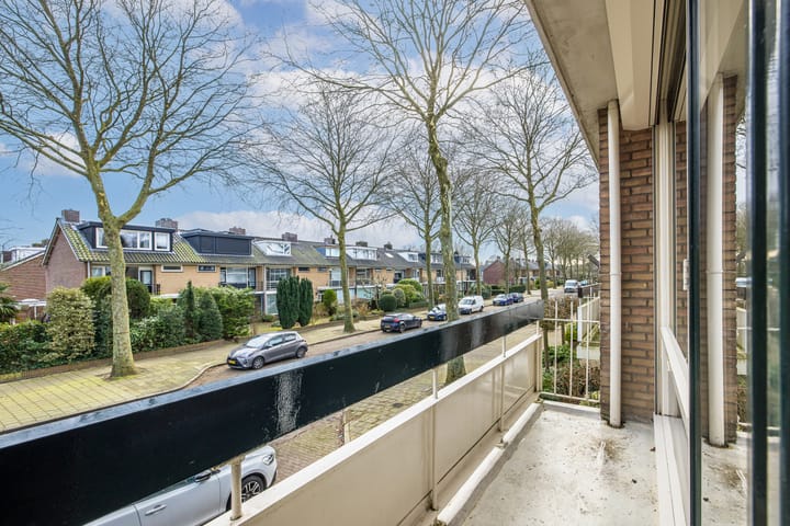 Foto 18 van Planetenbaan 140