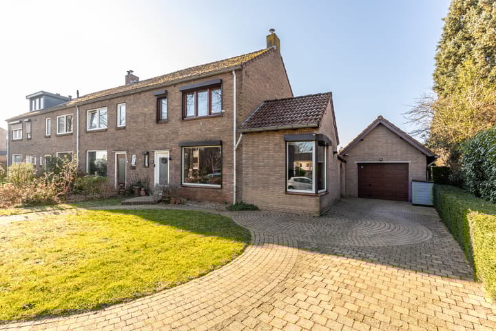 Photo 1 of Meeuwenlaan 15