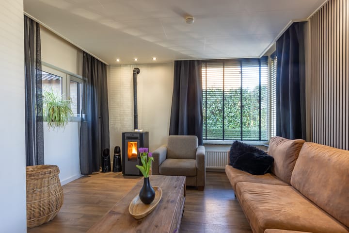 Photo 10 of Meeuwenlaan 15