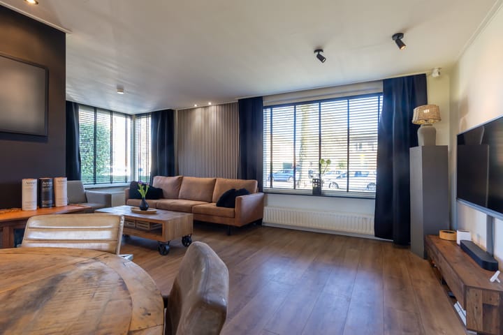 Photo 15 of Meeuwenlaan 15