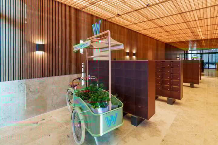 Foto 10 van Hoola van Nootenstraat 366