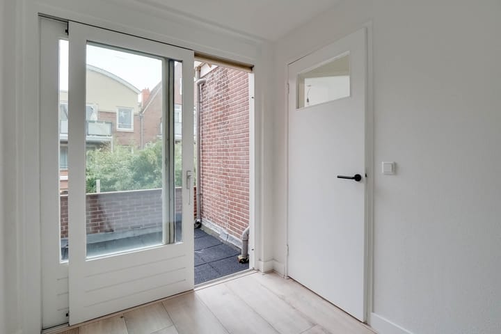 Foto 24 van Ramen 32-A