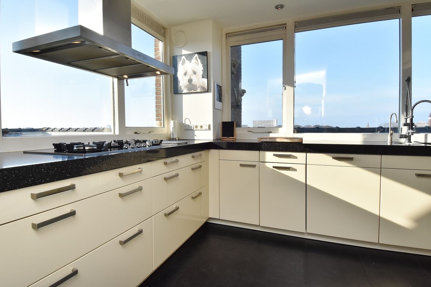 Foto 10 van Johan van Oldenbarneveltlaan 31-K