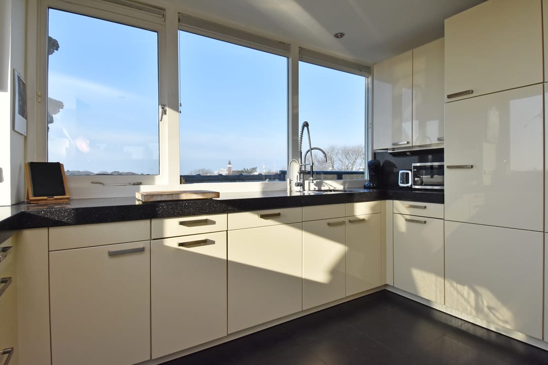 Foto 11 van Johan van Oldenbarneveltlaan 31-K