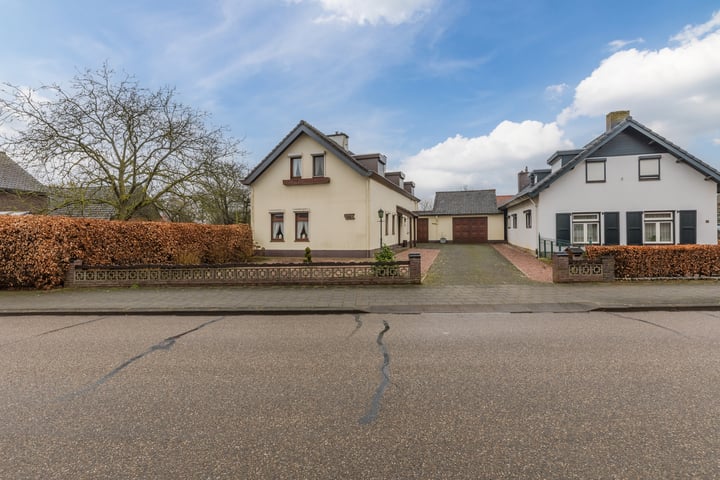Photo 2 of Dorpstraat 92