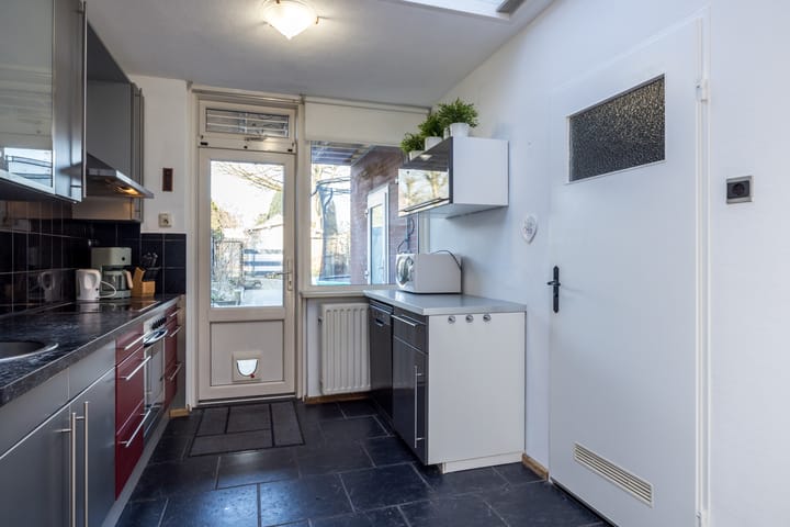 Photo 10 of Engerstraat 45