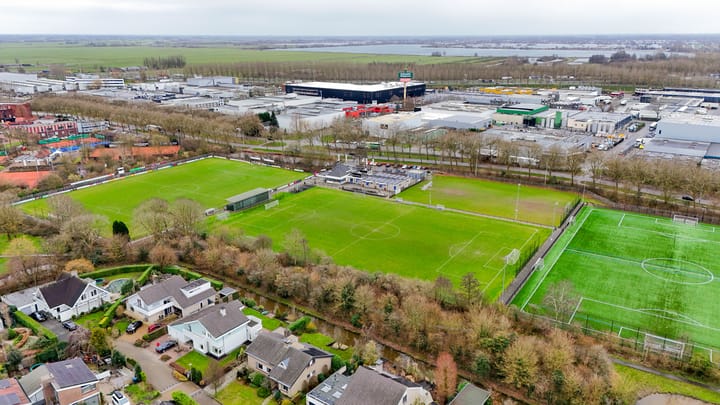 Photo 48 of Watersnip 50