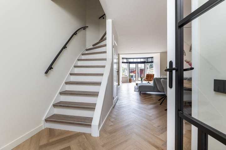 Photo 8 of Waalstraat 18