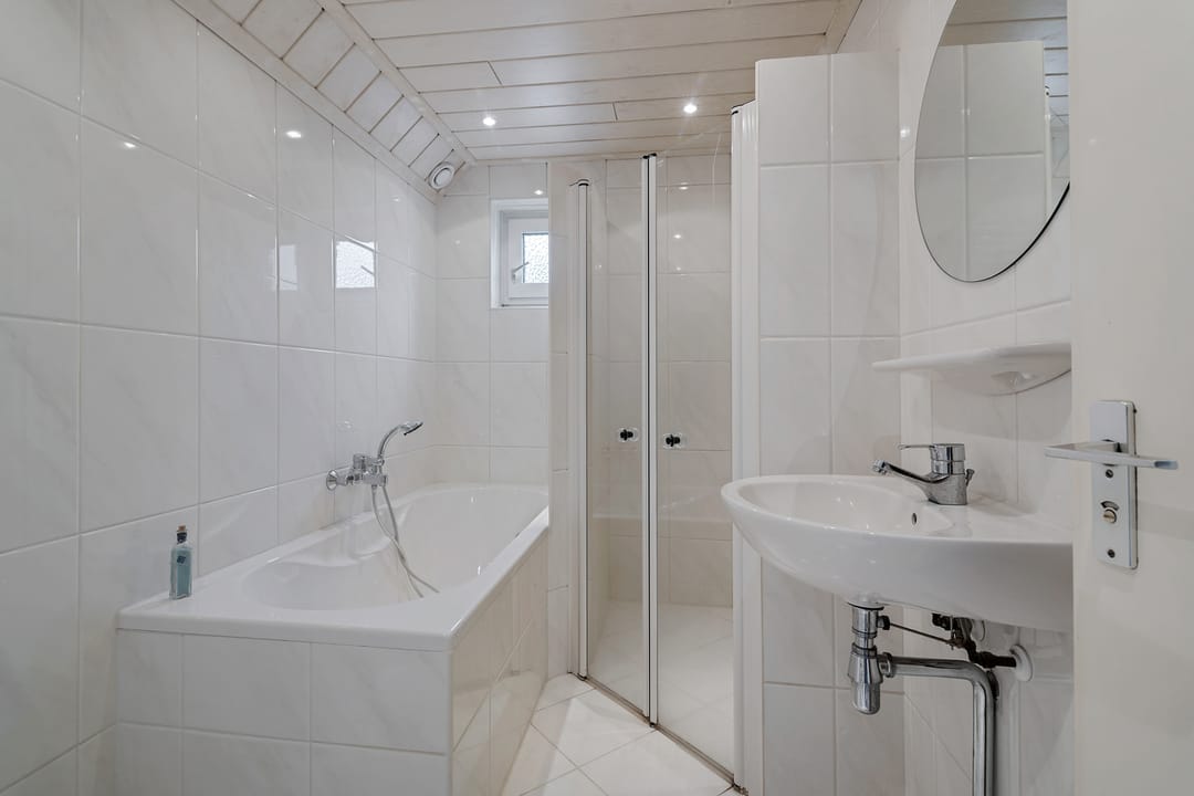 Photo 26 of Reinder Brolsmawei 14