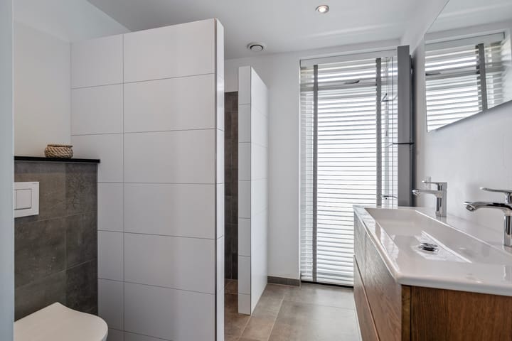 Photo 21 of Albert Schweitzerstraat 3