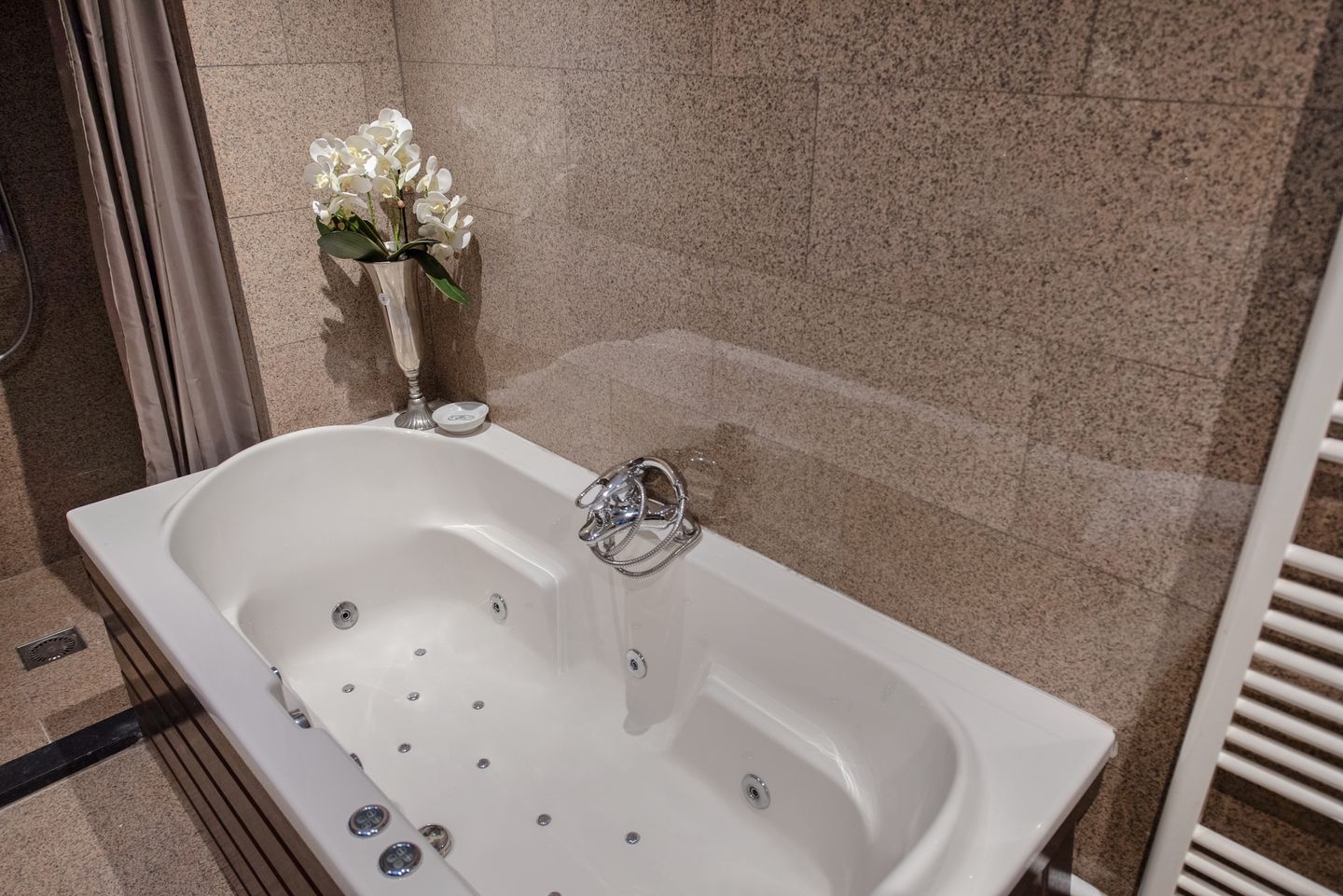 Foto 25 van Van Boetzelaerlaan 4-A