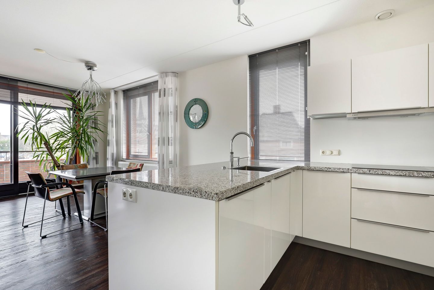 Foto 14 van Molenstraat 4