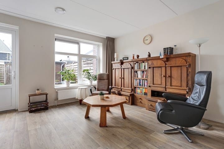 Foto 10 van Ennikstraat 5