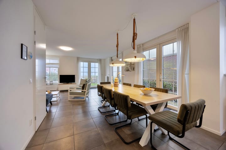 Photo 2 of Zeedijk 2-371