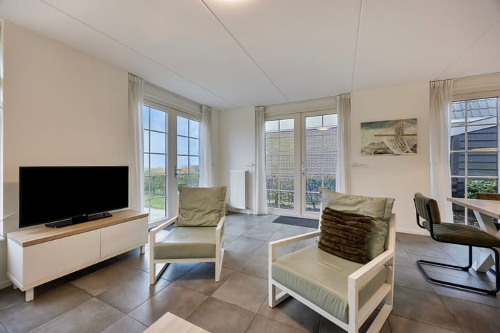 Photo 12 of Zeedijk 2-371