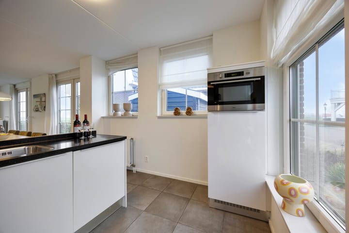 Photo 19 of Zeedijk 2-371