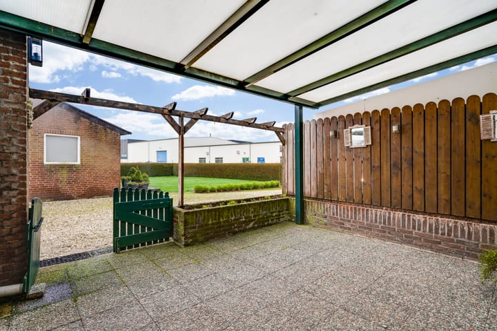 Foto 26 van Heldenseweg 15