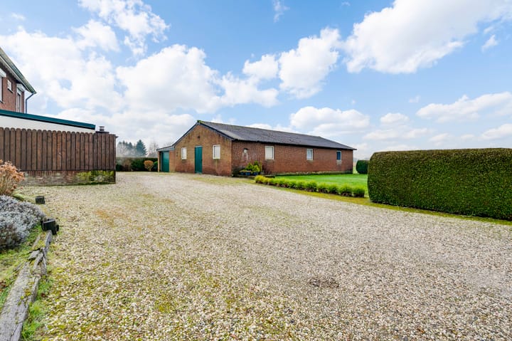 Foto 33 van Heldenseweg 15