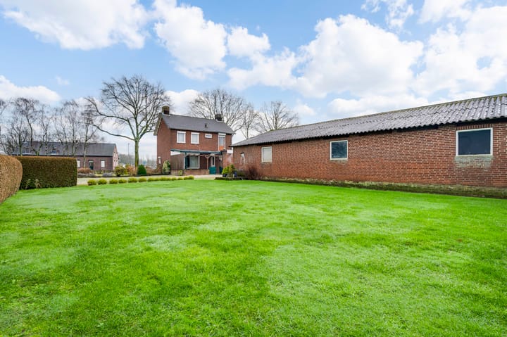 Foto 34 van Heldenseweg 15