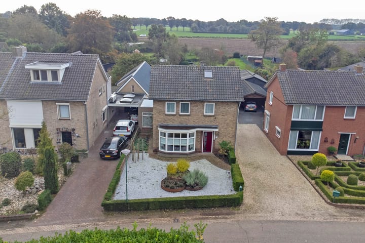 Photo 2 of Parallelstraat 36