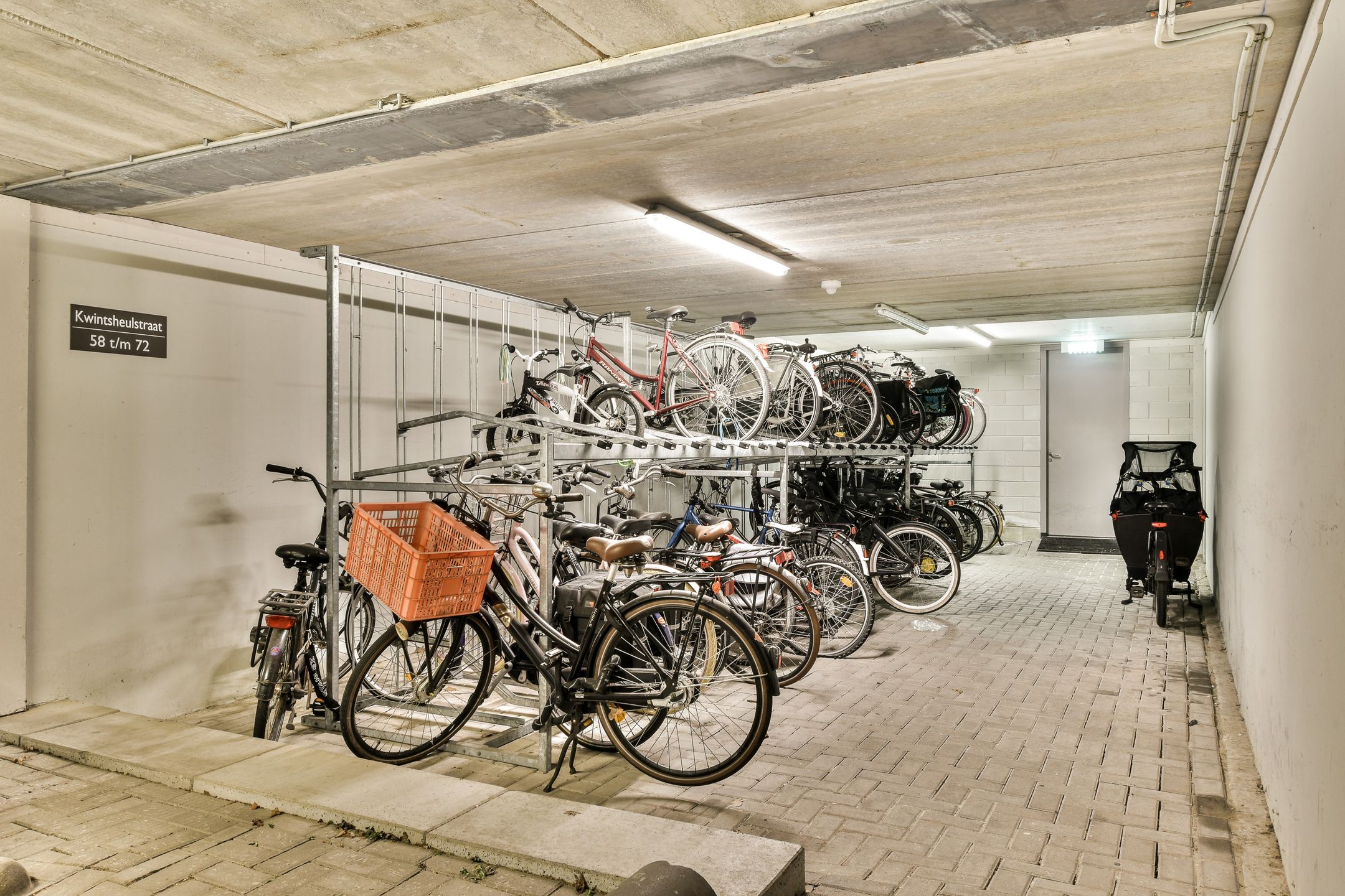 Photo 21 of Kwintsheulstraat 78