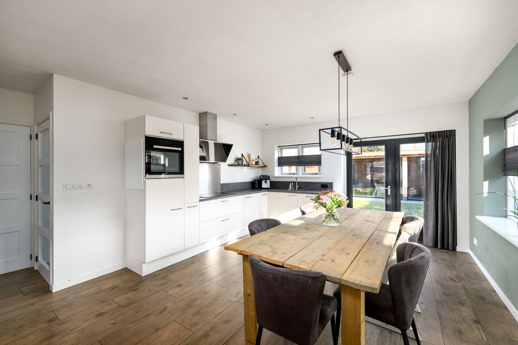 Foto 6 van Lycklamaweg 142