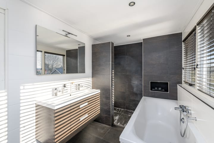 Foto 23 van Lycklamaweg 142