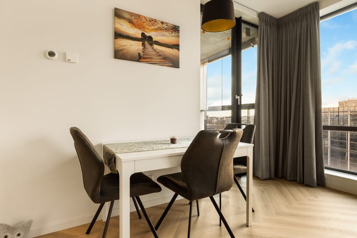 Photo 13 of Dudokstraat 182