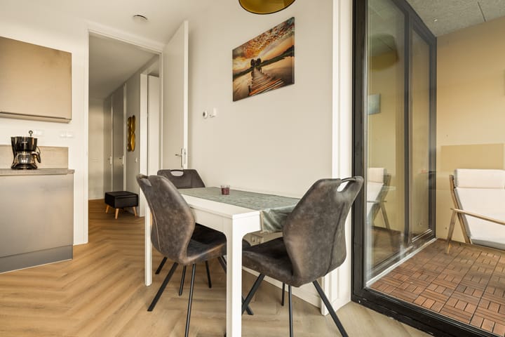 Photo 15 of Dudokstraat 182