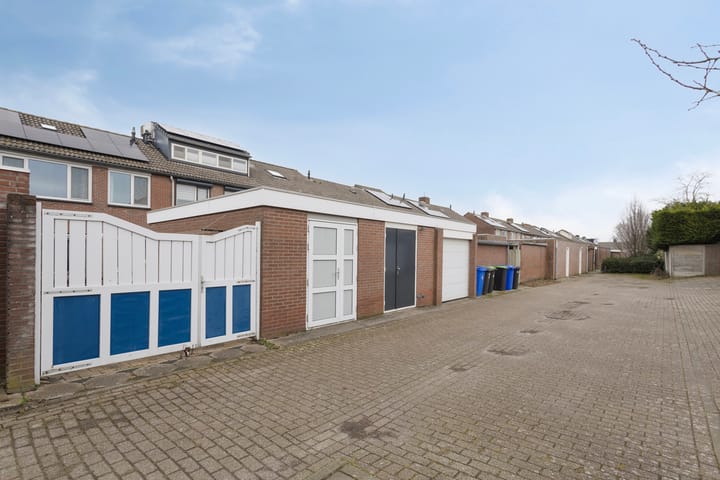 Foto 16 van Azaleastraat 23