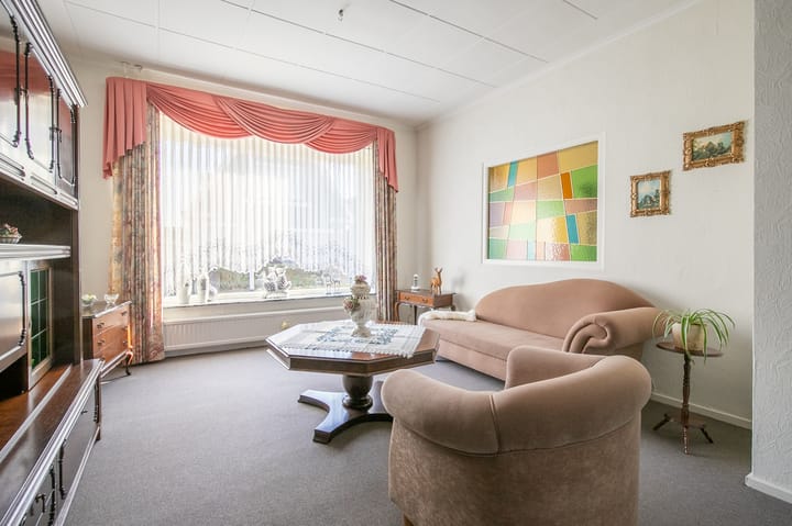 Photo 6 of Heiveldstraat 34