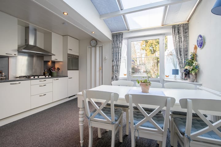 Photo 8 of Heiveldstraat 34