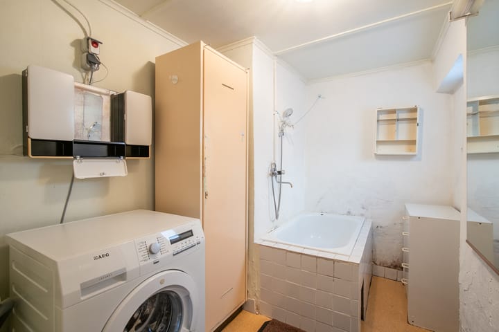 Photo 11 of Heiveldstraat 34