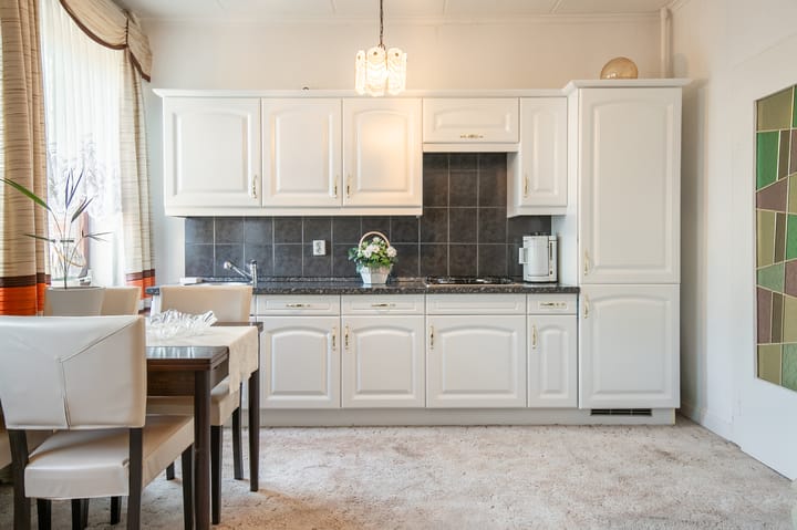 Photo 17 of Heiveldstraat 34