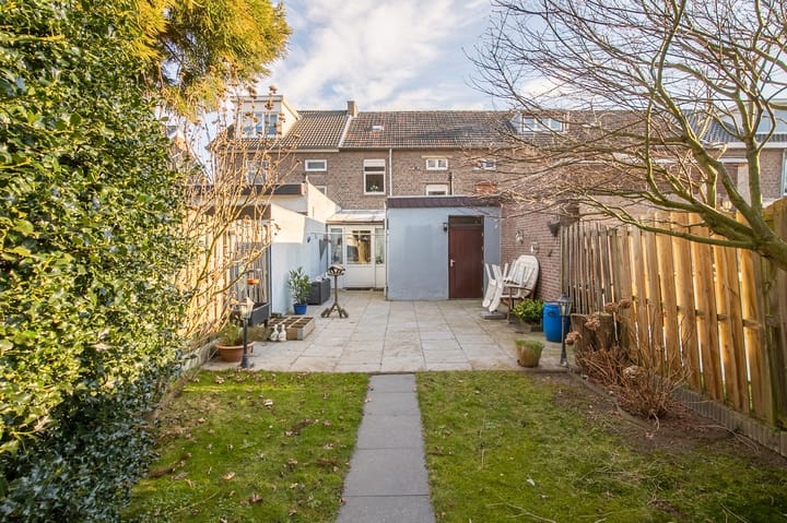 Photo 21 of Heiveldstraat 34