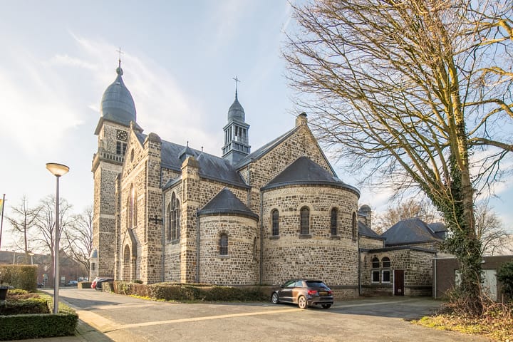 Photo 27 of Heiveldstraat 34