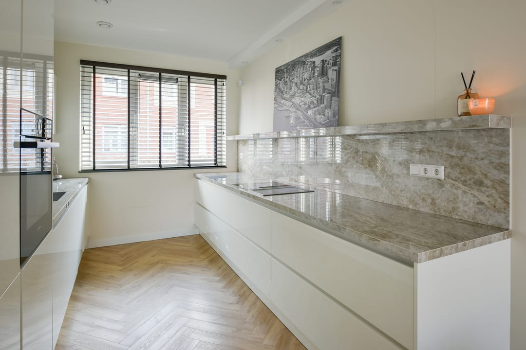 Foto 11 van Gevers van Endegeeststraat 6