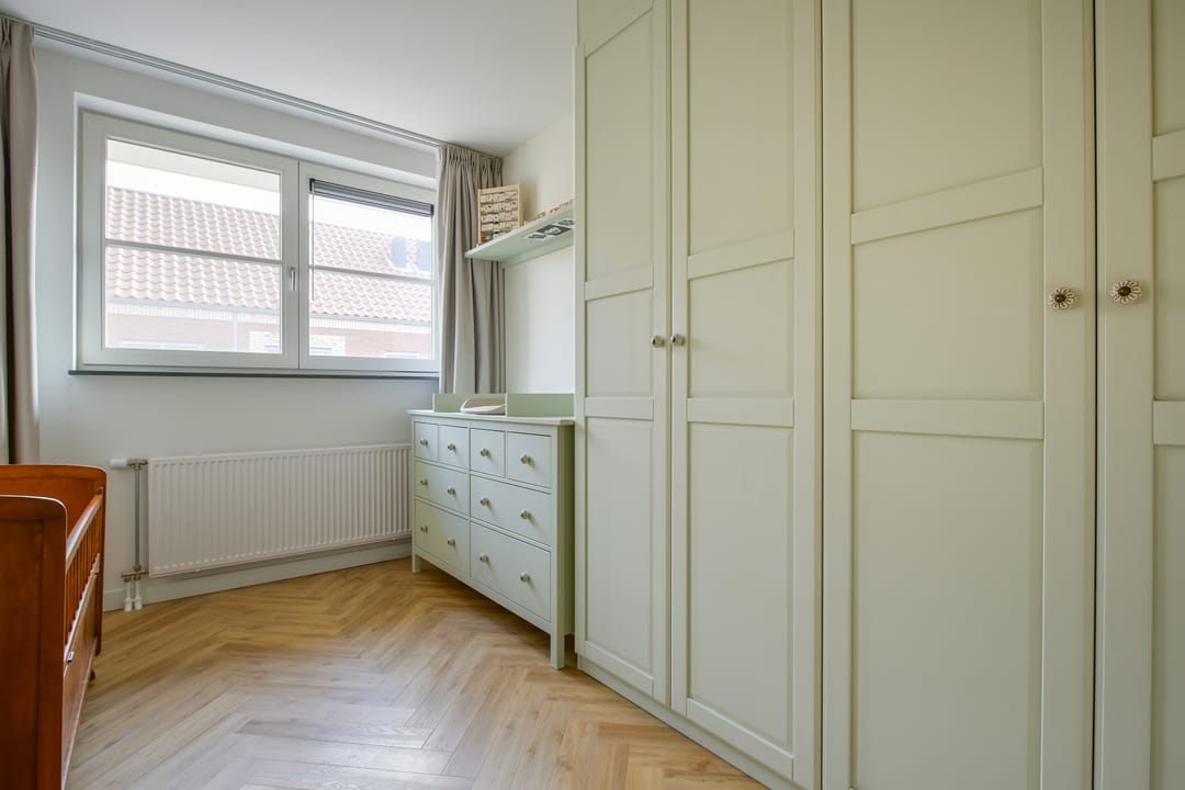 Foto 17 van Gevers van Endegeeststraat 6