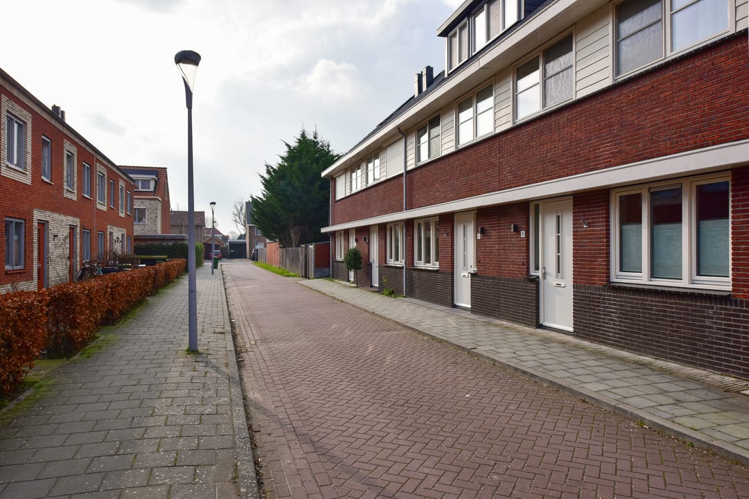 Foto 31 van Gevers van Endegeeststraat 6