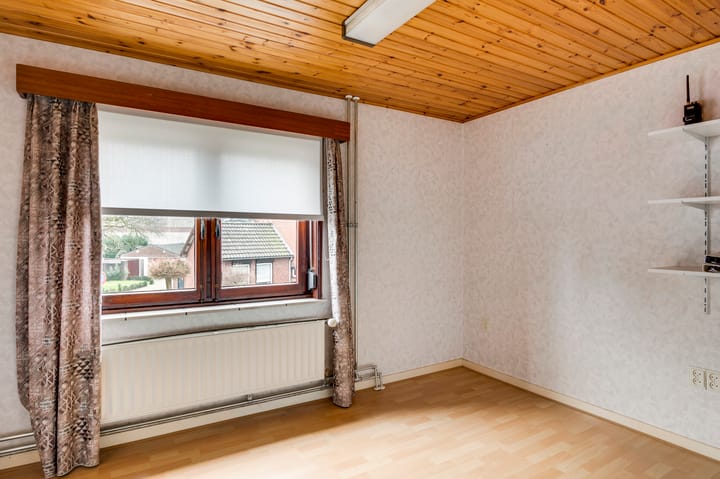 Foto 16 van Burg. van Udenstraat 2